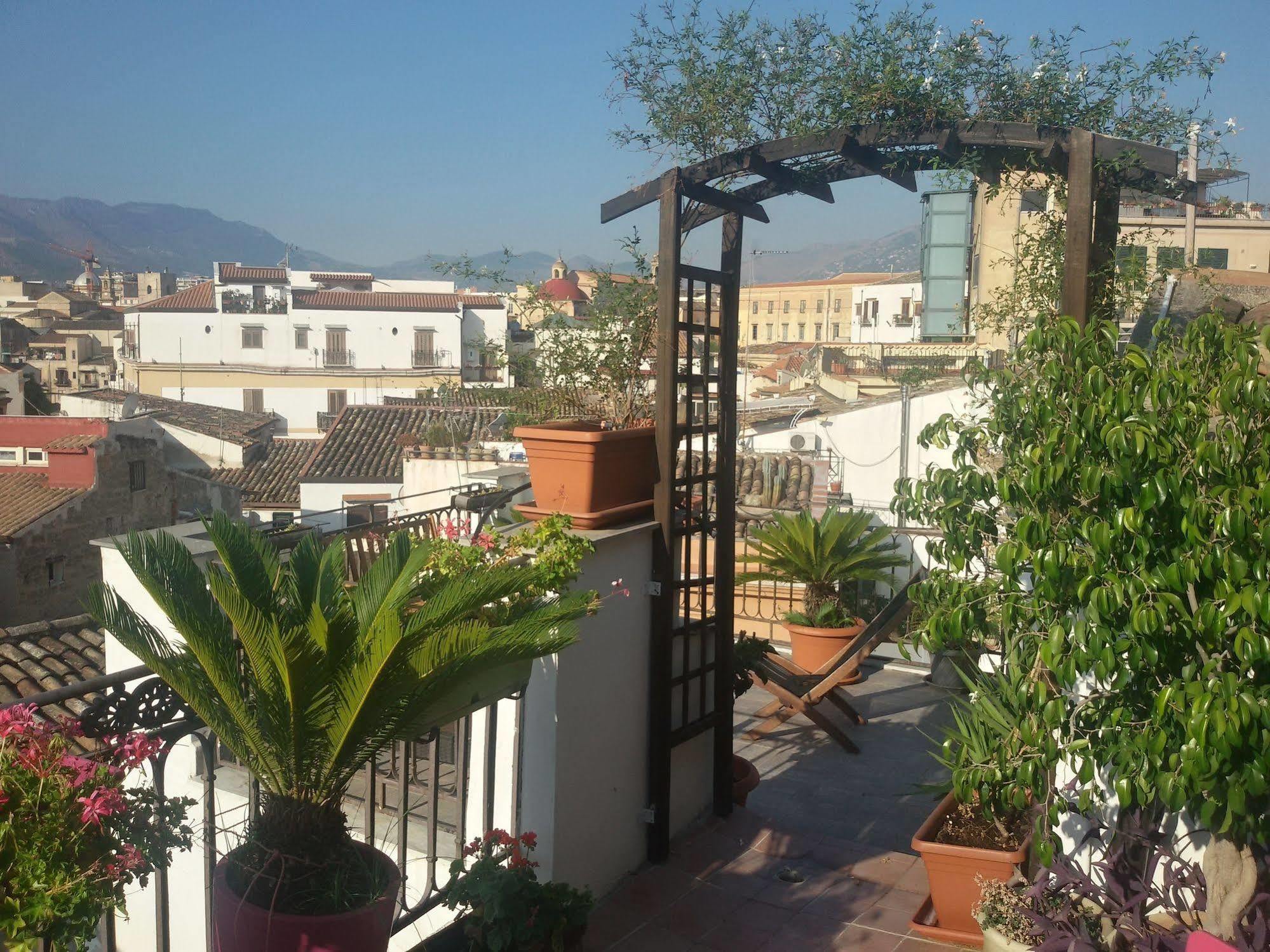 La Terrazza Sul Centro Bed & Breakfast Palermo Bagian luar foto